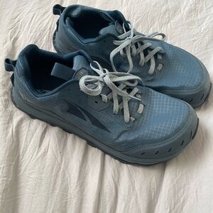 Altra Women’s Lone Peak Running Shoe size 10.5